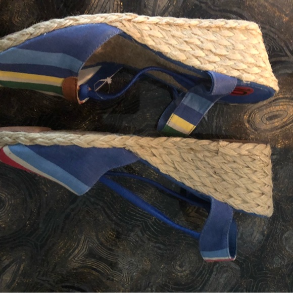 New Lauren Ralph Lauren wedge multiple color- blue, red, green beige size 10 - Picture 3 of 3